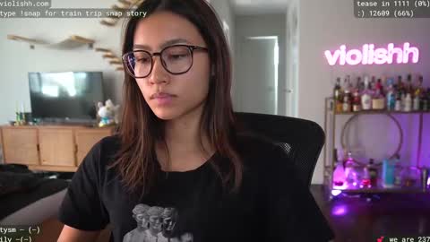 follow me on twitter violishh and ig violishh  online show from February 2025 09:23:01 PM