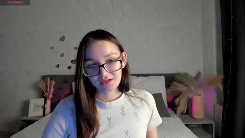 Snapshot of violla_shake chatting on October 2025 10:23:02 PM Violla online show from October 2025 10:23:02 PM