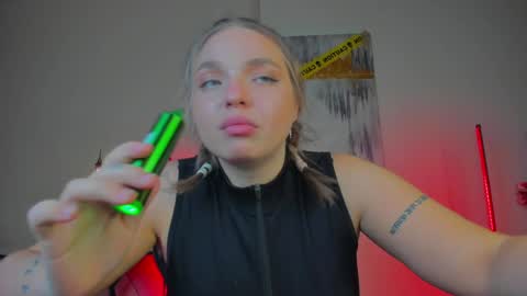 Snapshot of viollasinzz chatting on January 2025 11:10:01 PM Violla online show from January 2025 11:10:01 PM