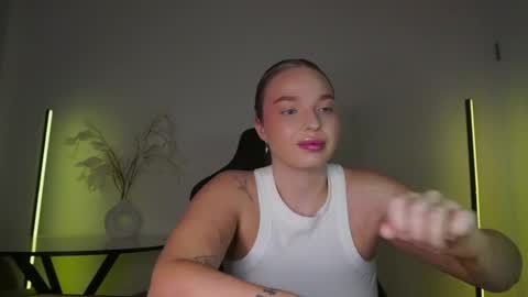 Snapshot of viollasinzz chatting on October 2025 07:31:02 AM Violla online show from October 2025 07:31:02 AM
