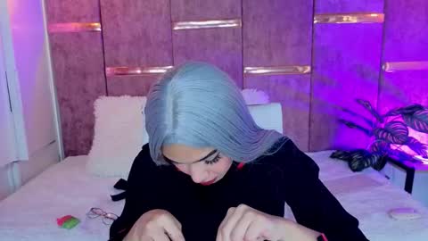 viollettebylyly online show from October 2025 12:14:02 PM