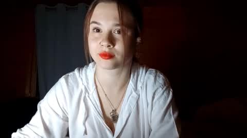 Mia online show from October 2025 05:43:01 PM