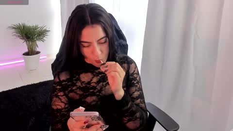 Lu online show from November 2025 08:51:01 PM