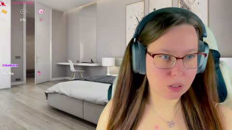 Victoria Romans online show from April 2026 08:42:02 PM