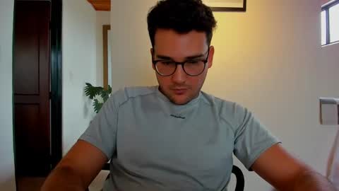 Vito Ferrer online show from January 2025 06:47:01 PM