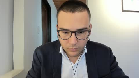 Vito Ferrer online show from February 2025 12:06:02 PM