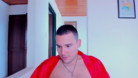 Vito Ferrer online show from February 2025 03:38:01 PM