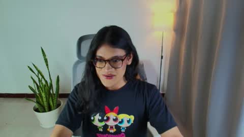 VittaaaPlease help me with your thumbs up its important  online show from November 2025 12:42:02 AM