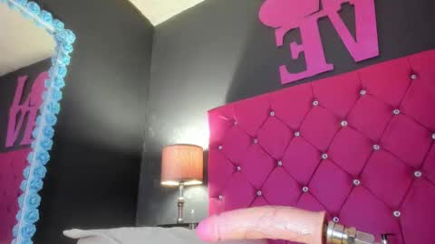 Snapshot of vivi_andrea chatting on March 2025 02:23:02 PM ANDREA online show from March 2025 02:23:02 PM