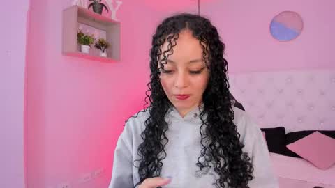 Vivi online show from November 2025 03:30:02 AM