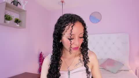 Vivi online show from December 2025 03:47:02 AM