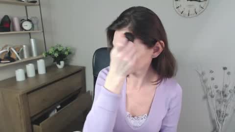 Vivian online show from December 2024 08:30:02 AM