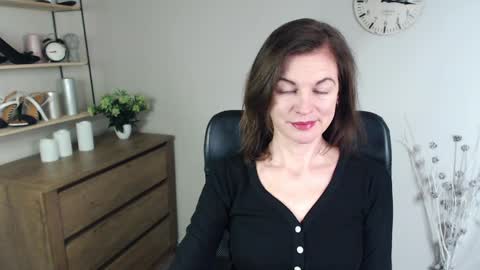 Vivian online show from December 2024 05:40:02 AM