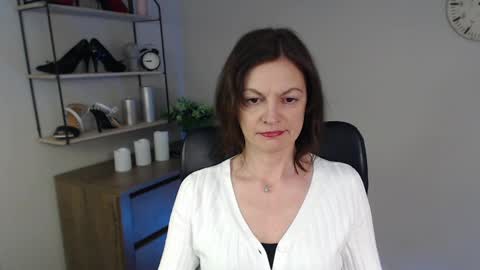 Vivian online show from February 2025 10:58:01 AM