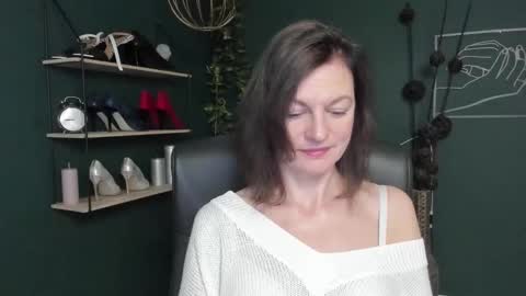 Vivian online show from September 2025 06:29:02 AM