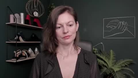 Vivian online show from November 2025 07:51:02 AM