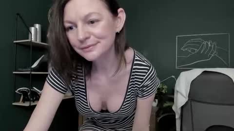 Vivian online show from February 2026 07:45:02 AM