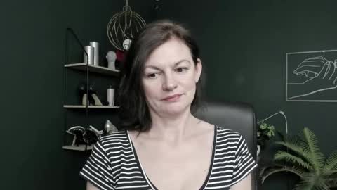 Snapshot of vivian_dream chatting on May 2026 05:58:02 AM Vivian online show from May 2026 05:58:02 AM