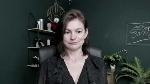 Snapshot of vivian_dream chatting on June 2026 05:43:02 AM Vivian online show from June 2026 05:43:02 AM
