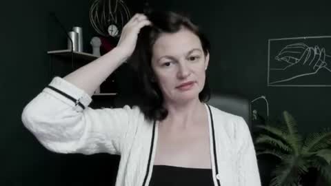 Snapshot of vivian_dream chatting on July 2026 06:23:01 PM Vivian online show from July 2026 06:23:01 PM