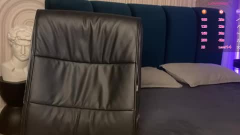 Vivian Evans online show from October 2025 01:28:01 AM