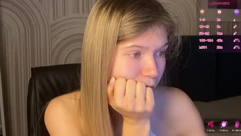 Vivian Evans online show from October 2025 01:13:02 AM