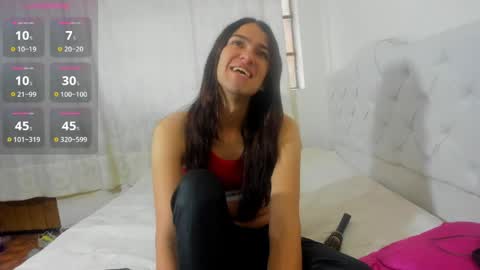 Snapshot of vivianalatin chatting on April 2026 11:48:01 AM instagram Viviana73215 online show from April 2026 11:48:01 AM