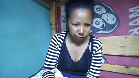 Snapshot of viviane0812 chatting on February 2025 11:56:02 PM viviane0812 online show from February 2025 11:56:02 PM
