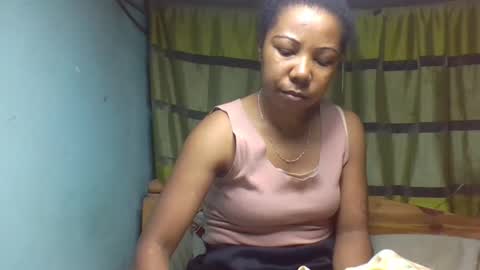 Snapshot of viviane0812 chatting on September 2025 12:27:02 AM viviane0812 online show from September 2025 12:27:02 AM