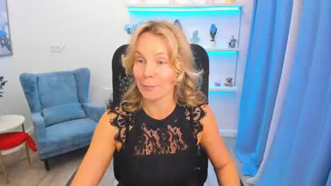 Snapshot of vivianlirei chatting on June 2026 04:28:01 AM Sinti online show from June 2026 04:28:01 AM