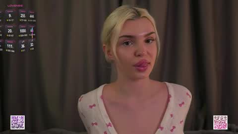 Snapshot of vivid_girls chatting on June 2026 08:40:02 AM Nelly and Mari online show from June 2026 08:40:02 AM