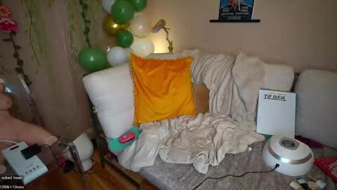 Snapshot of vivid_whit chatting on May 2026 08:25:01 PM Whitney online show from May 2026 08:25:01 PM