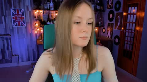 Vivien online show from December 2024 09:05:02 AM