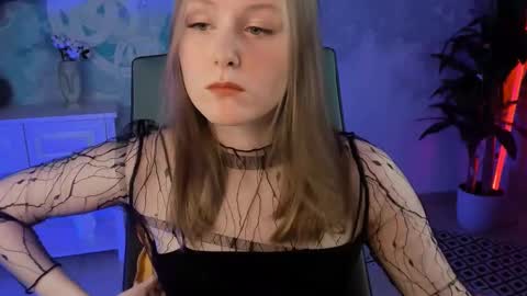 Vivien online show from February 2025 01:09:02 PM