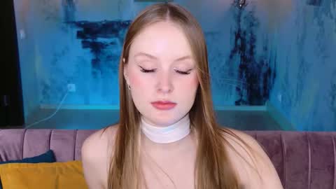 Vivien online show from November 2025 01:22:02 PM