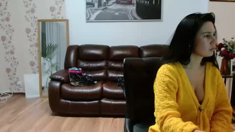 vivienne online show from February 2025 06:41:01 PM