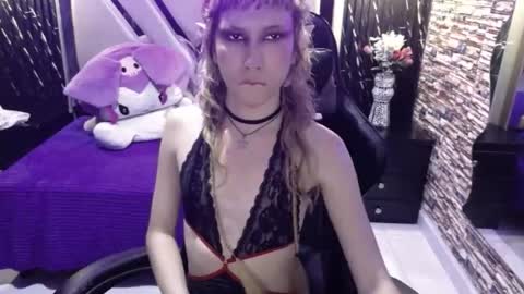vivienne hadid online show from August 2026 09:06:02 PM