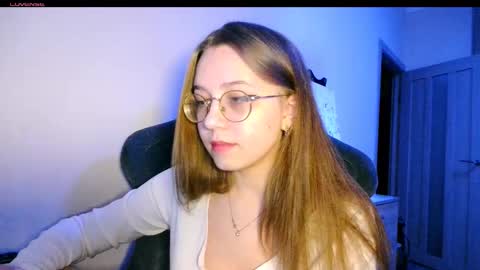 vivivivikkie online show from March 2026 11:01:01 PM
