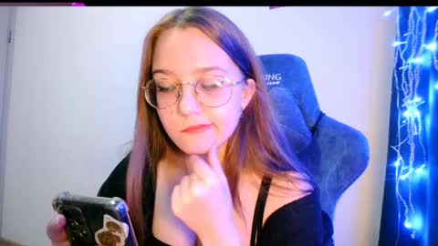 vivivivikkie online show from April 2026 08:50:01 PM