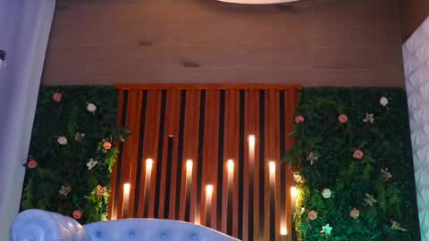 Snapshot of vixeninner chatting on April 2026 11:22:02 PM Vixen Inner online show from April 2026 11:22:02 PM