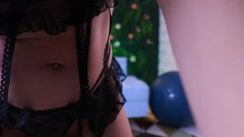 Snapshot of vixeninner chatting on April 2026 11:30:02 PM Vixen Inner online show from April 2026 11:30:02 PM