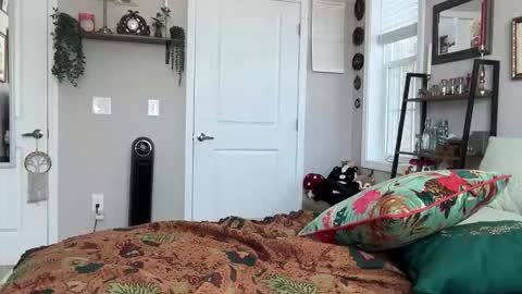 Liz online show from March 2026 07:09:01 PM