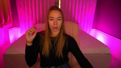 Ur Lady online show from October 2025 12:17:01 PM