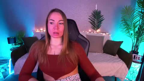Snapshot of vixenmuse chatting on March 2026 08:04:01 PM Ur Lady online show from March 2026 08:04:01 PM