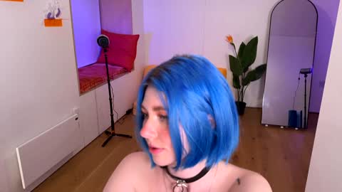 Polly  Online mostly at 9pm-2am UK Time online show from March 2025 09:43:01 PM