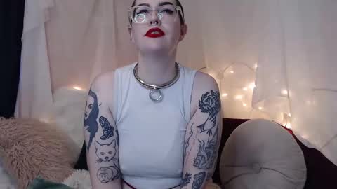Snapshot of vixinvvitch chatting on December 2024 08:29:01 PM VIXIN online show from December 2024 08:29:01 PM