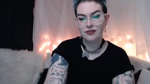 Snapshot of vixinvvitch chatting on December 2024 04:10:01 PM VIXIN online show from December 2024 04:10:01 PM