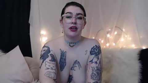 Snapshot of vixinvvitch chatting on January 2025 07:38:01 PM VIXIN online show from January 2025 07:38:01 PM