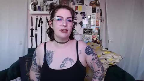 Snapshot of vixinvvitch chatting on October 2025 08:06:02 PM VIXIN online show from October 2025 08:06:02 PM
