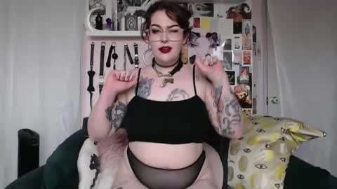 Snapshot of vixinvvitch chatting on October 2025 07:14:01 PM VIXIN online show from October 2025 07:14:01 PM